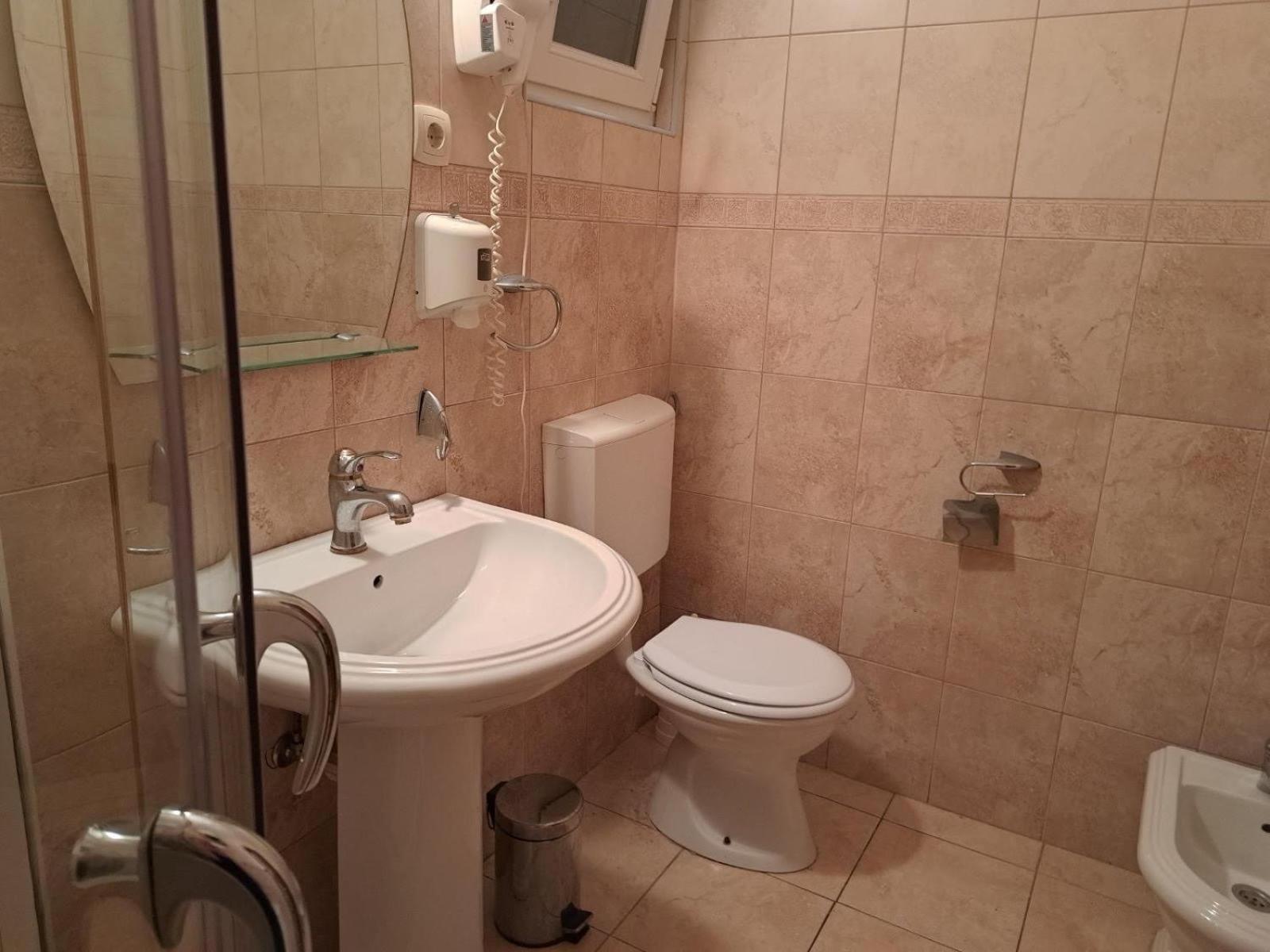 The Four Fish Apartment Petrovac Ngoại thất bức ảnh